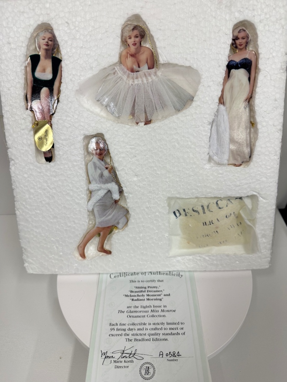 Marilyn Monroe Ornaments Collection- EJ656